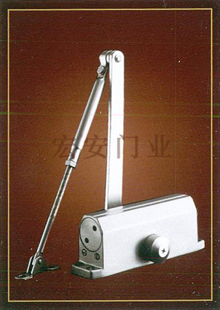 闭门器